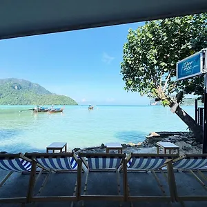 Dee Dee Sea Front Hostel Phi Phi Don